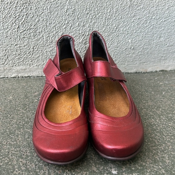 NAOT Mary Jane Comfort Shoes Shiny Red One Small Flaw Read Description Sz 37 - Picture 2 of 9
